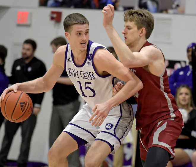 Holy Cross Men’s Basketball Looks to Bounce Back After Disappointing Road Losses